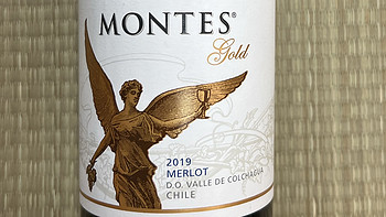 国庆假期第二天，喝一瓶智利的蒙特斯天使金天使红葡萄酒吧！