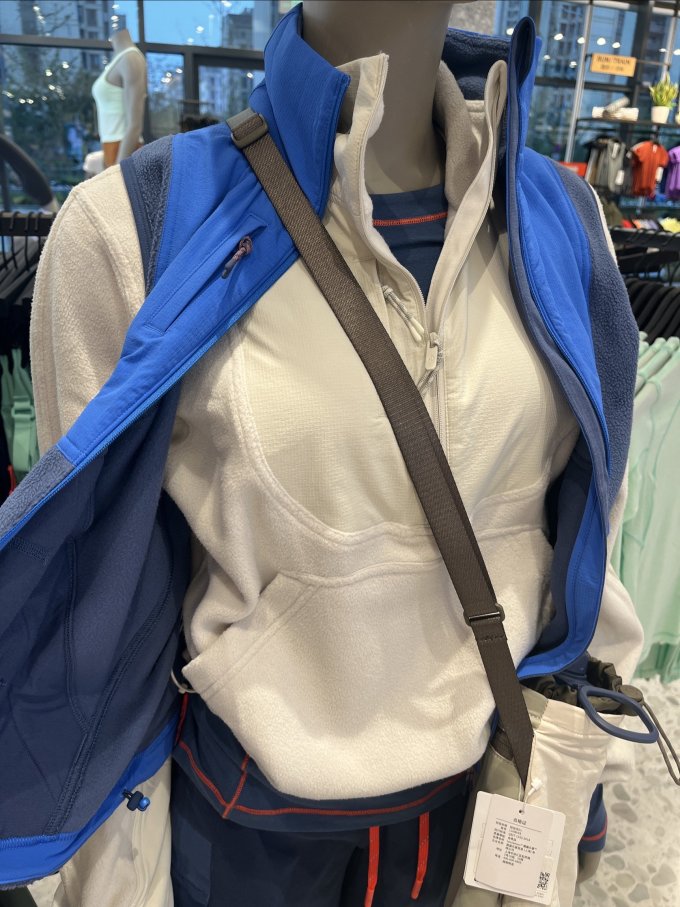 运动卫衣
