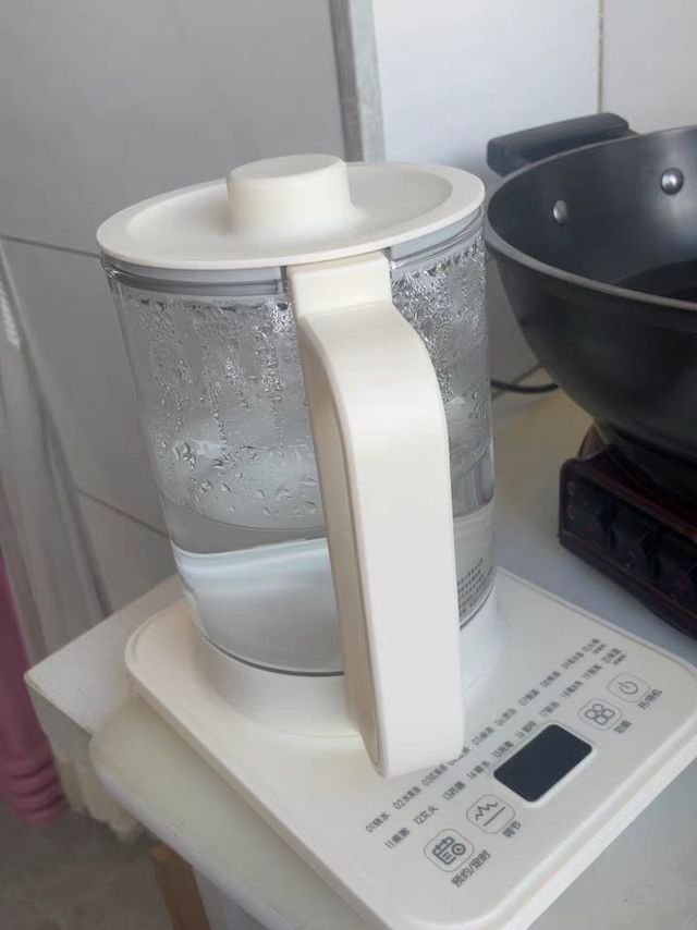 长虹养生壶小巧实用的煮茶器