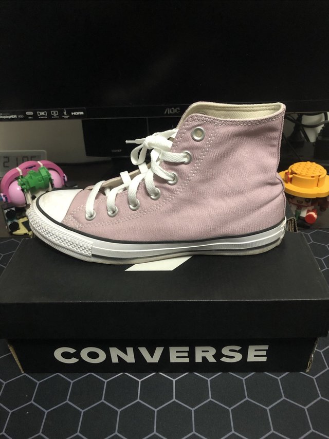 拿捏时尚感，匡威All Star经典高帮帆布鞋