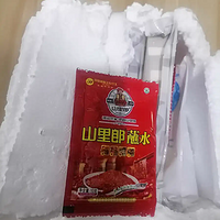 包浆豆腐的制作工艺非常讲究。首先，要选用优质的黄豆，经过浸泡、磨浆、煮浆、点豆腐花