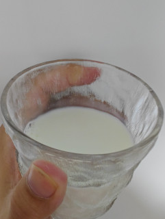 朋克养生之睡前来一杯牛奶
