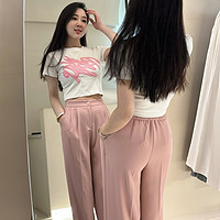 秋日温柔时髦 — 粉色针织T恤与阔腿裤的完美搭配