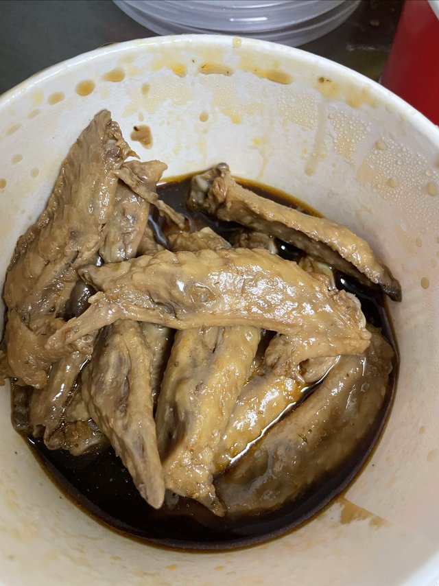 闲聊聚会，吃点卤味