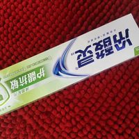 冷酸灵牙膏：卓越功效，清新口气