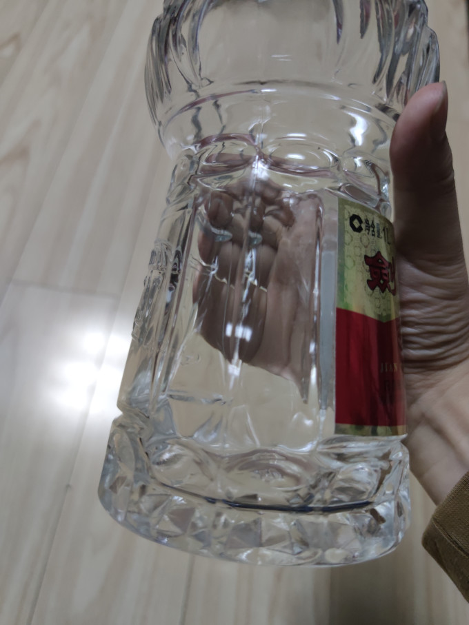 剑南春白酒