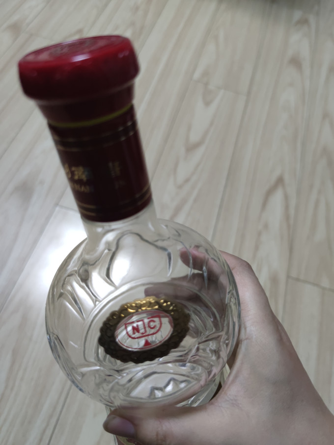 剑南春白酒