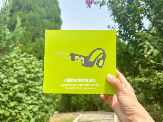 戴灵耳机