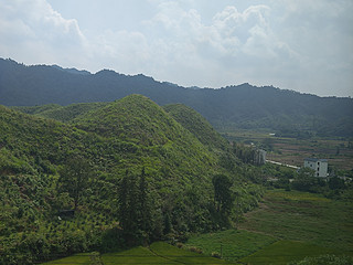 长假压马路之山中呼吸新鲜空气