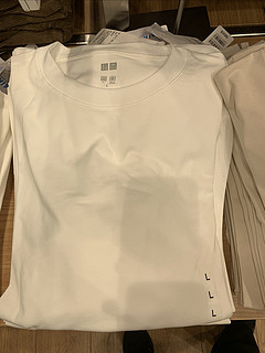 优衣库AIRism棉混纺圆领 长袖T恤只要79元，国庆出游穿搭分享，速干长袖款入秋正适合！