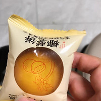 鲍师傅生椰丝绒馅椰蓉饼：办公室休闲零食的新选择