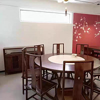 新中式实木1.8米圆餐桌：黑胡桃的魅力与别墅会所的完美融合