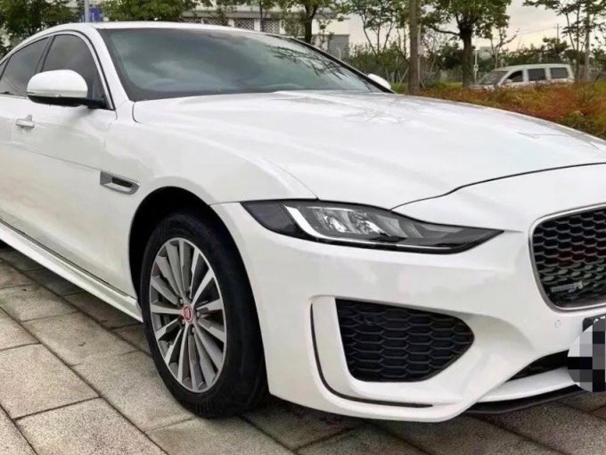 捷豹轿车