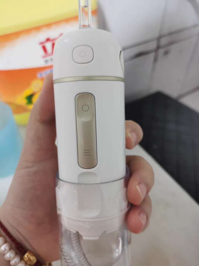 冲牙器