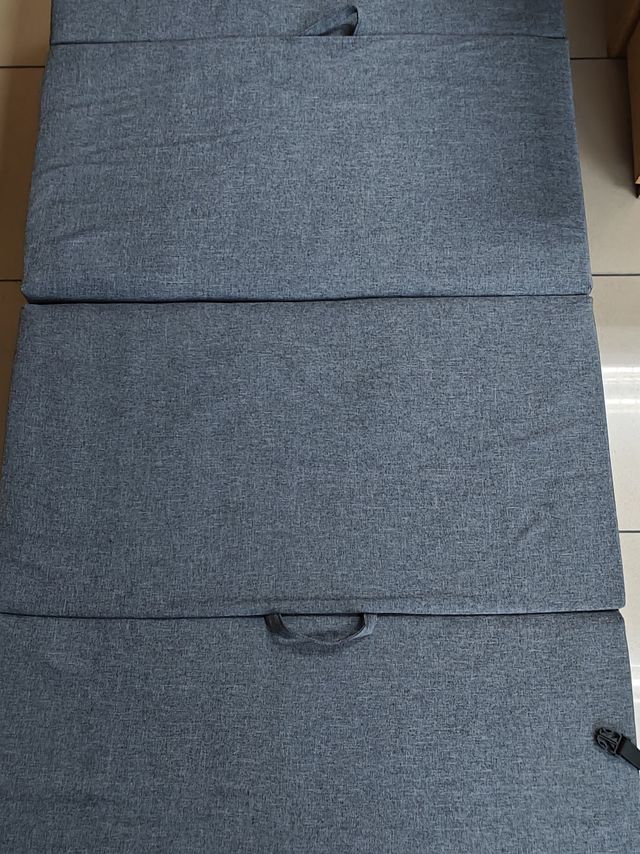 折叠床还是大点舒服！