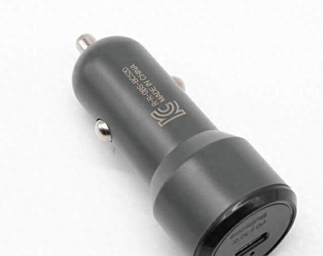 单 C 30W 快充，兼容不同车辆电压输出，Bullsone 30W 车充评测