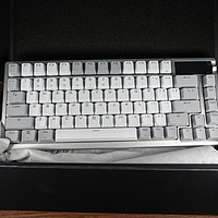终于出白色款了，ROG 键盘新配色你喜欢吗