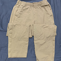 优衣库秋天必入的一条休闲裤，原价299，现在只要5折，巨好穿！