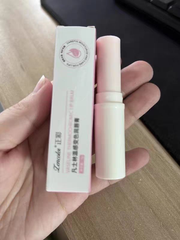 好用不粘腻的唇膏