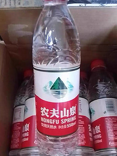 国庆出游必备农夫山泉矿泉水