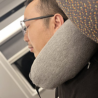 旅行中如何舒适入睡？这款颈枕真的很牛！