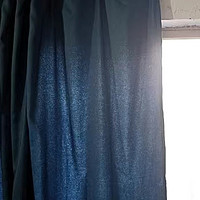 宝蓝色大窗帘：遮光效果好，避免太阳照射，自由拆卸或清洗