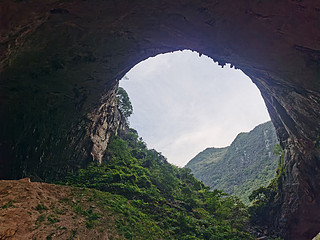 穿上你的涉水鞋，一起来爬山玩水吧