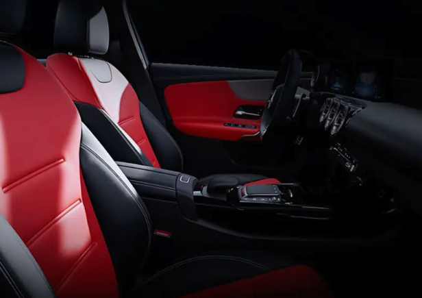 全新奔驰A级AMG正式上市，售40.47万元起