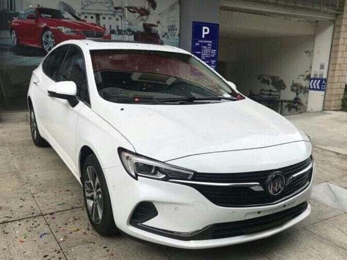 轿车