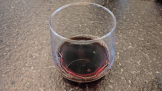 我用一分钱买的玻璃杯装京东送的免费红酒！