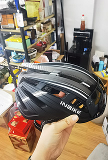 骑行头盔：邦德自行车头盔