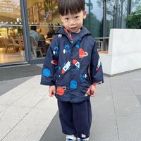 孩子穿了不肯脱下来的闪灯鞋
