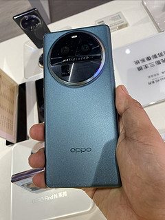 Oppo find x6 硕大的镜头模组，真帅
