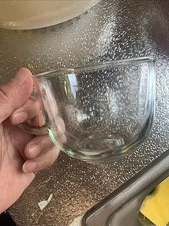 透明的玻璃杯