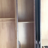 优美实木衣柜，打造专属您的优雅空间！
