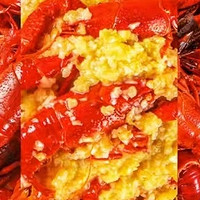 麻辣小龙虾是一道备受欢迎的中国菜品