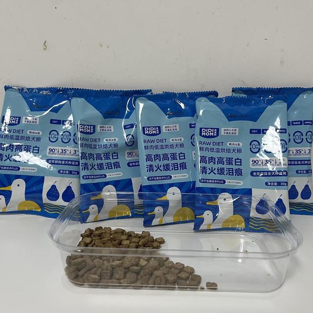 狗粮分析丨迪迪妈鸭肉梨烘焙狗粮怎么样？小甜甜尝试款