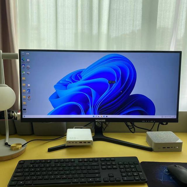 WESCOM 29寸带鱼屏显示器，观影摸鱼好帮手