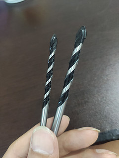 0.1元两支的牛享瓷砖霸王钻头6MM+8MM