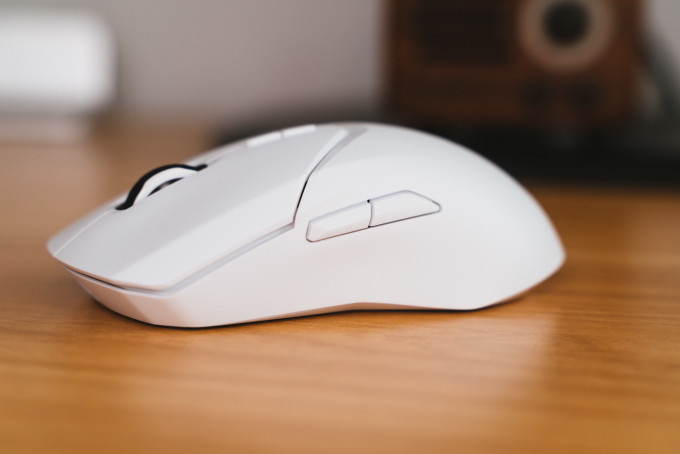 速度与精度并存,这款高回拨率的电竞鼠标助你轻松夺冠!_什么值得买