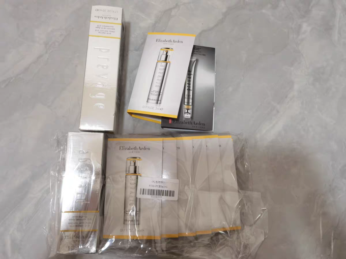 伊丽莎白·雅顿精华液