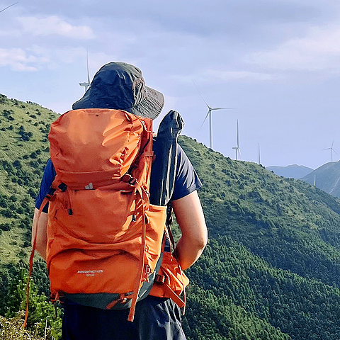 做个穿越山野的精灵，多特蓝精灵登山包体验