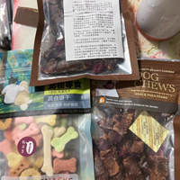 月亮狗狗零食：手工鸡肉鸭肉干紫薯磨牙棒，去泪痕洁齿骨训狗奖励咬胶