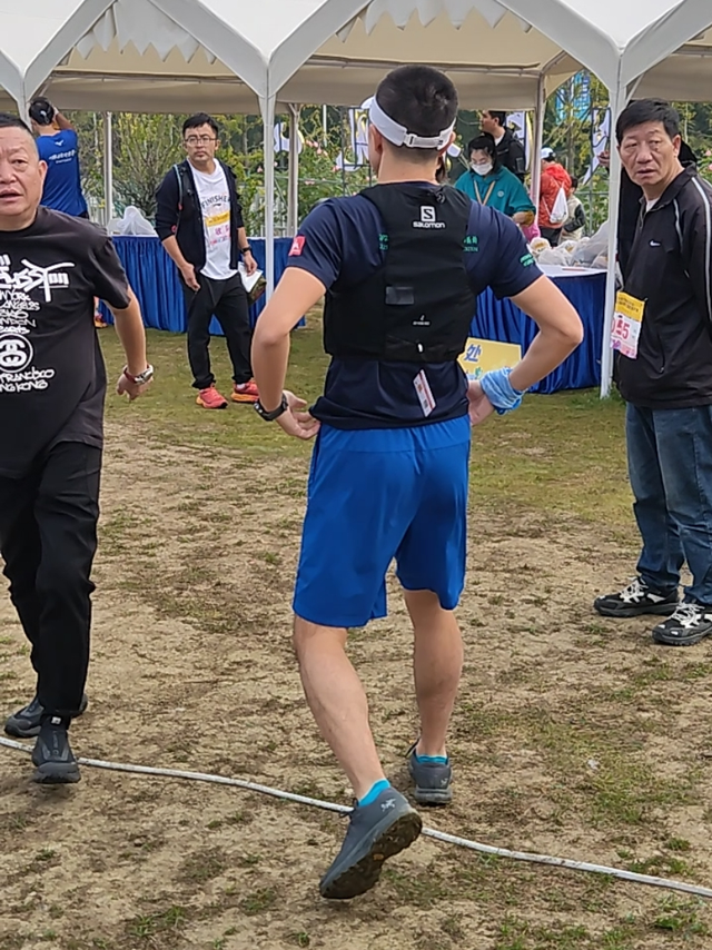 越野跑步就是帅哥多！