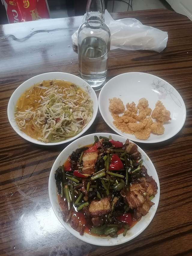 秋味助力，舌尖上的美味"  (疑问句式，口语风格)