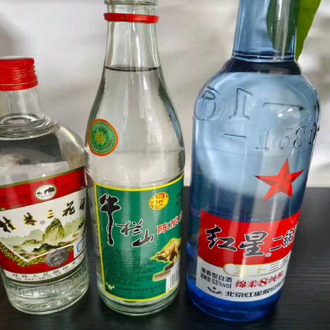 一瓶酒放上10年还能喝吗？白酒究竟有没有保质期？建议看懂再存酒