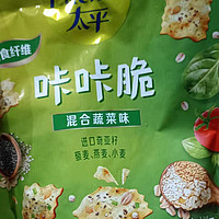 这款饼干，味道咸咸的，没有用蔗糖调味