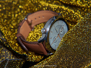 双缝线真皮表带，荣耀手表 4 Pro 棕色旅行使者的品质感