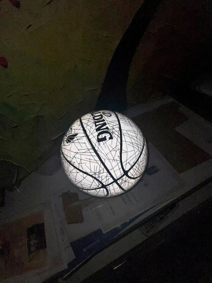 斯伯丁篮球