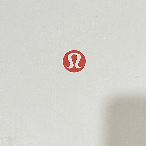 穿上 Lululemon，感受运动的热情!